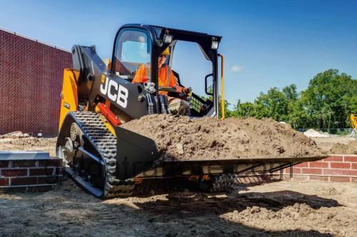 JCB 210T recensioni e scheda tecnica