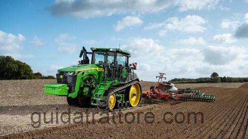 John Deere 8RT recensioni e scheda tecnica